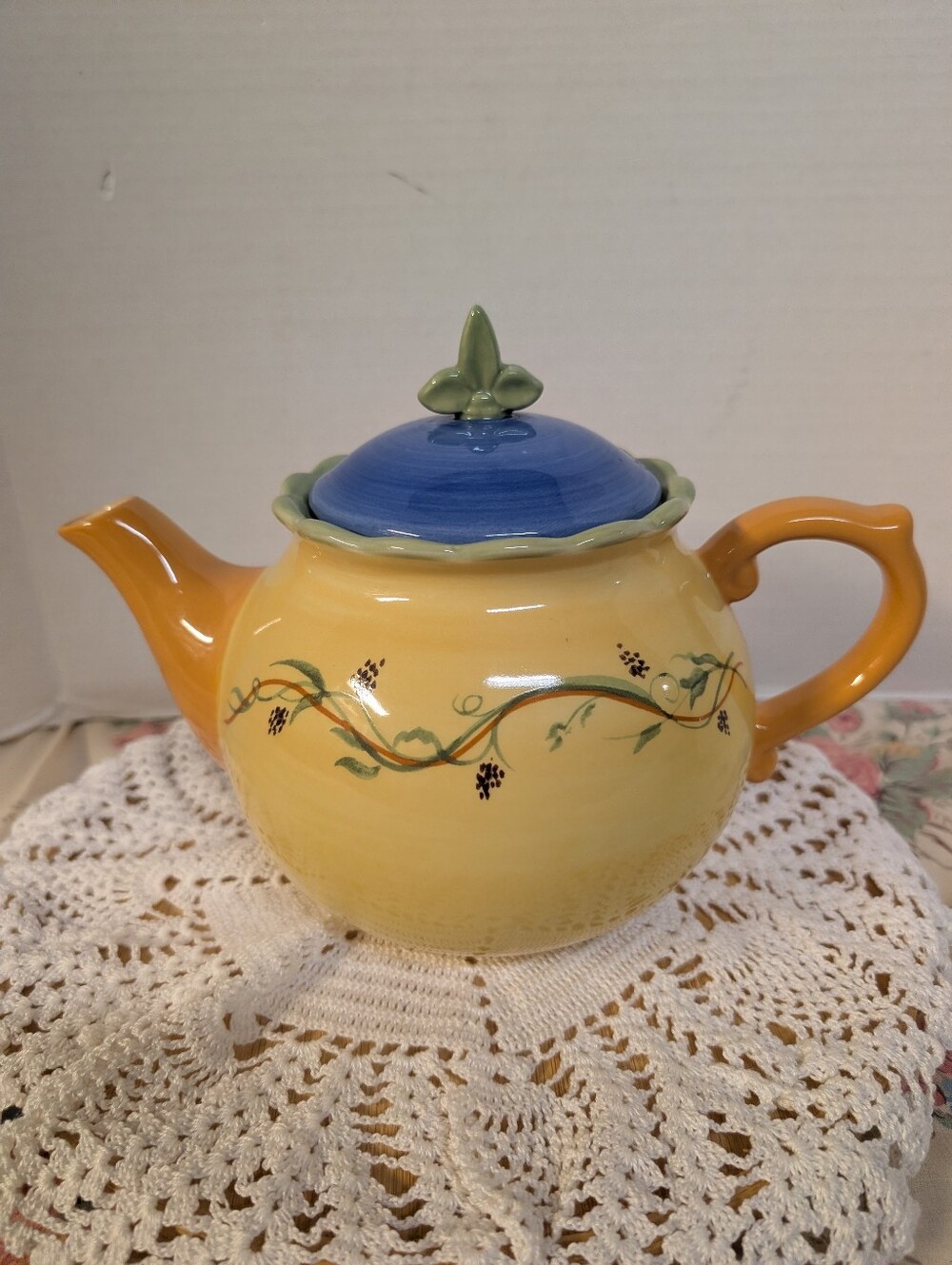 Pfaltzgraff Pistoulet by Jana Kolpen Ceramic Teapot &  Lid Floral Pattern